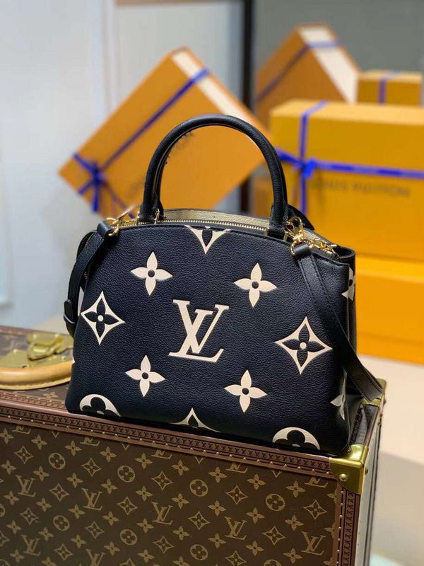 I W Fashion Lu-Vi bags - 17428