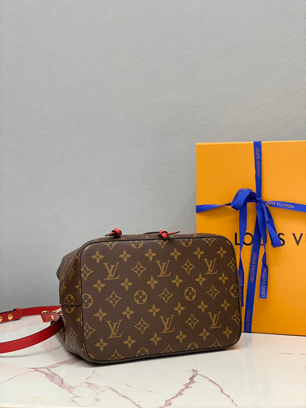 I W Fashion Lu-Vi bags - 17604