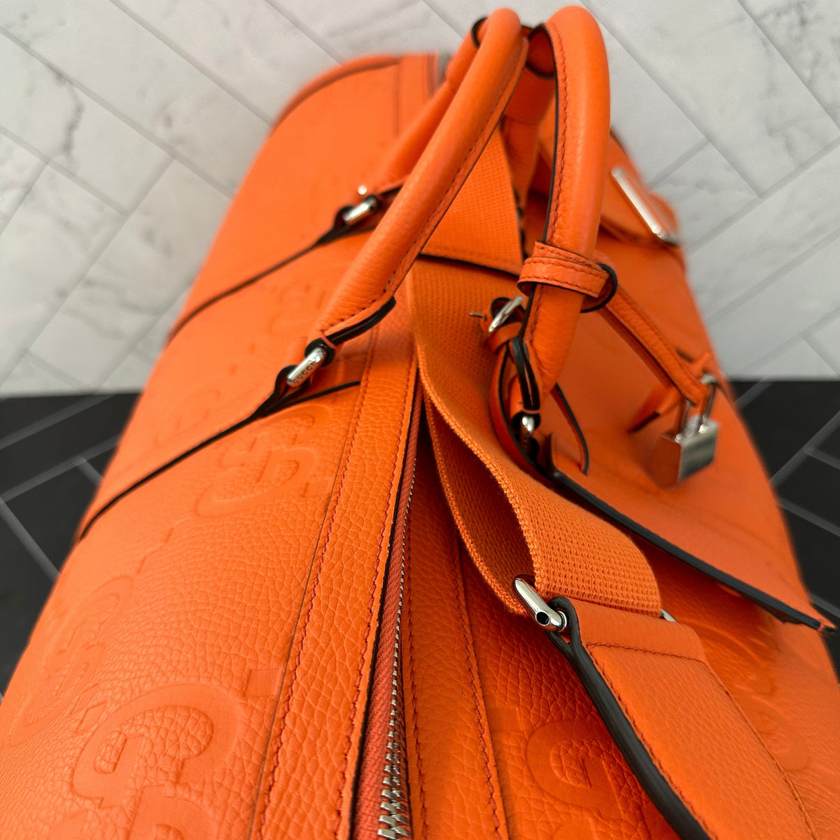 BRAND NEW Gucci Orange Jumbo GG Embossed Leather Duffle Bag Bandouliere