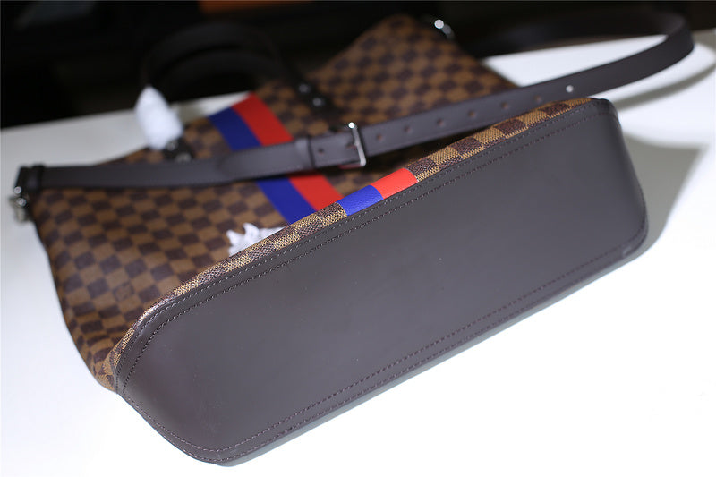 I W Fashion Lu-Vi bags - 9840