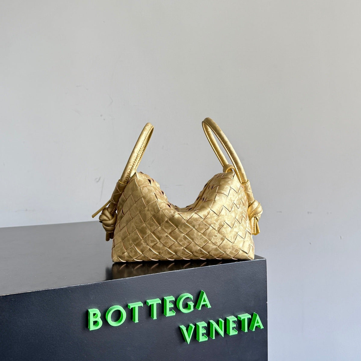 BOTT V TOP HANDLE LOOP BAG