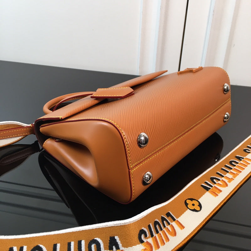 I W Fashion Lu-Vi bags - 17239