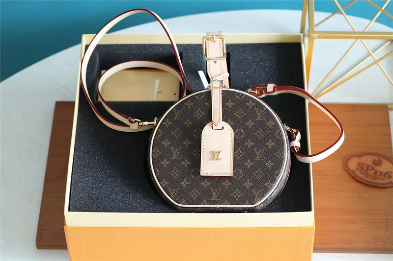 I W Fashion Lu-Vi bags - 8316