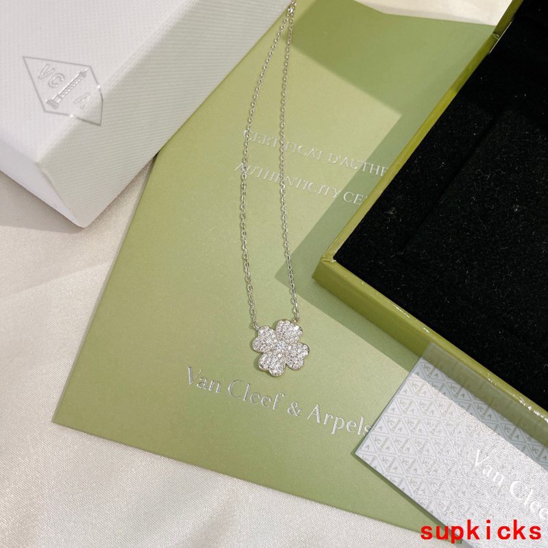Van Cleef & Arples Jewelry