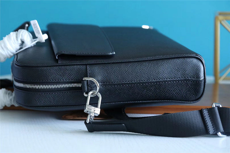 I W Fashion Lu-Vi bags - 9830
