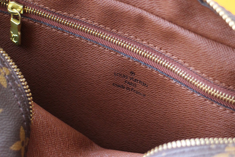 LOV2 Bags - Luxurious Bags  2667