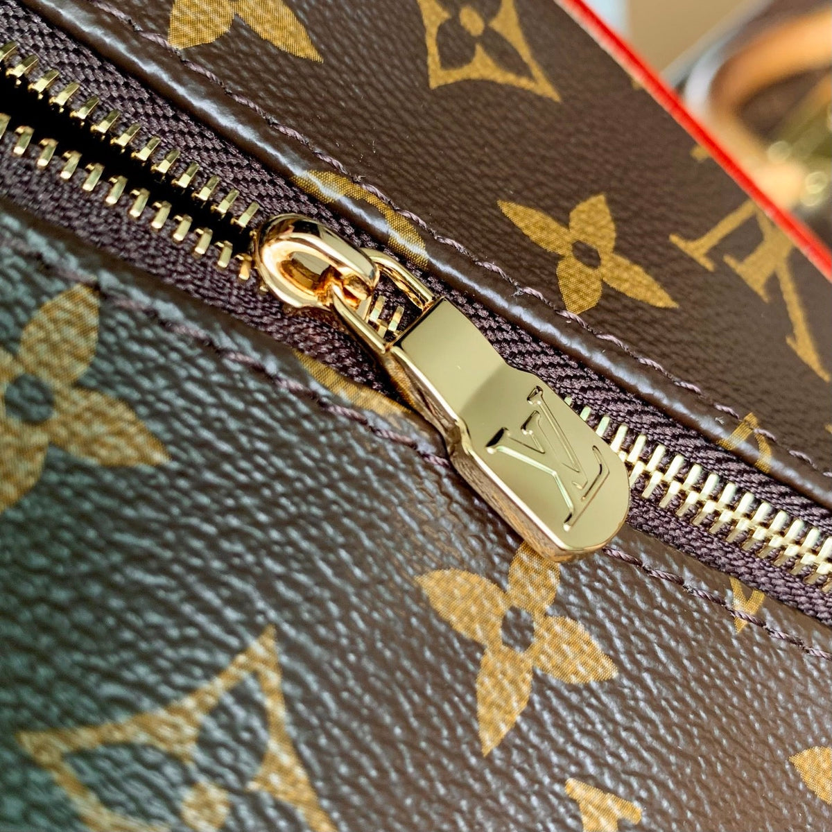 LOU CRUISER TOILETRY BAG