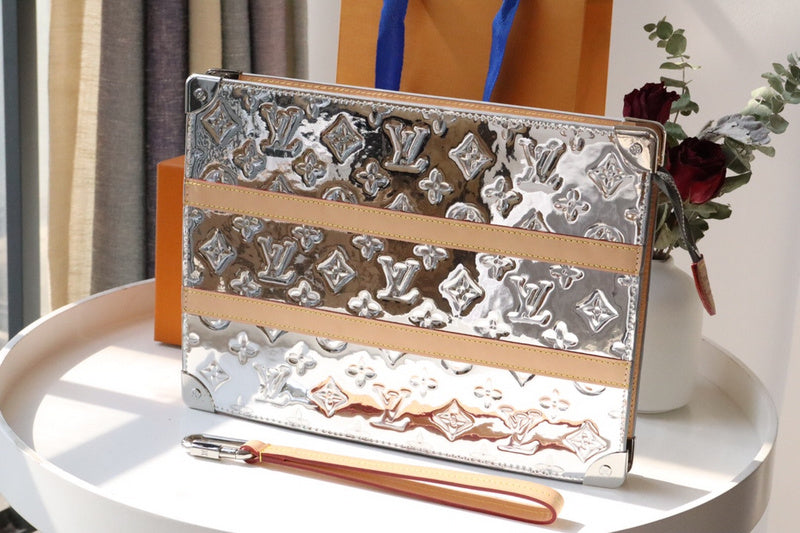I W Fashion Lu-Vi bags - 17175