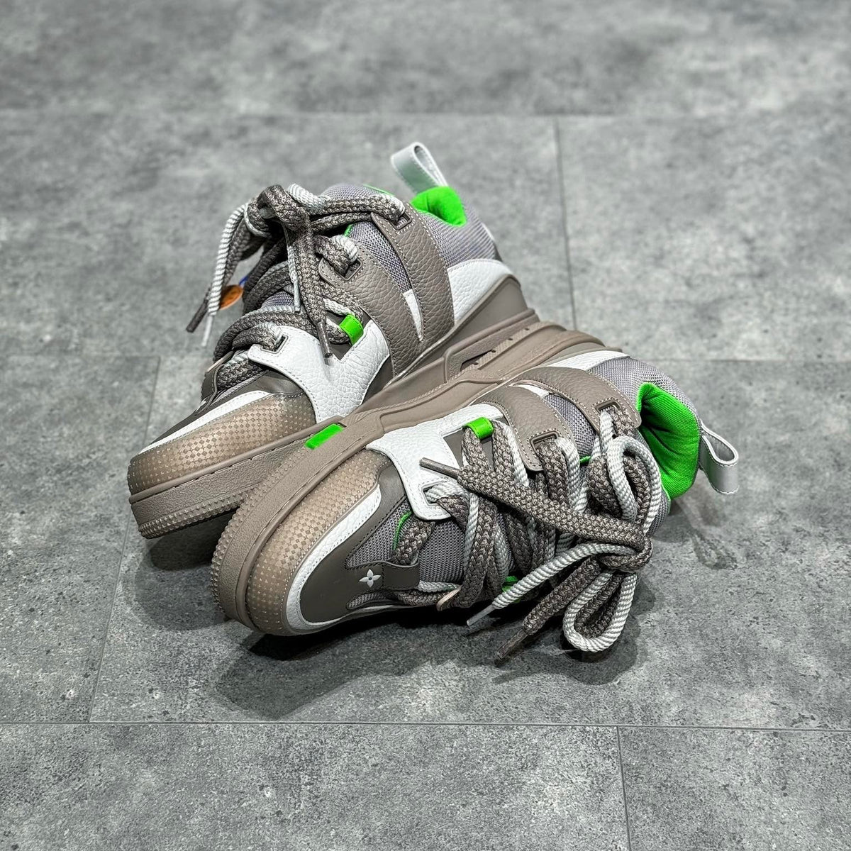 LOU TRAINERS