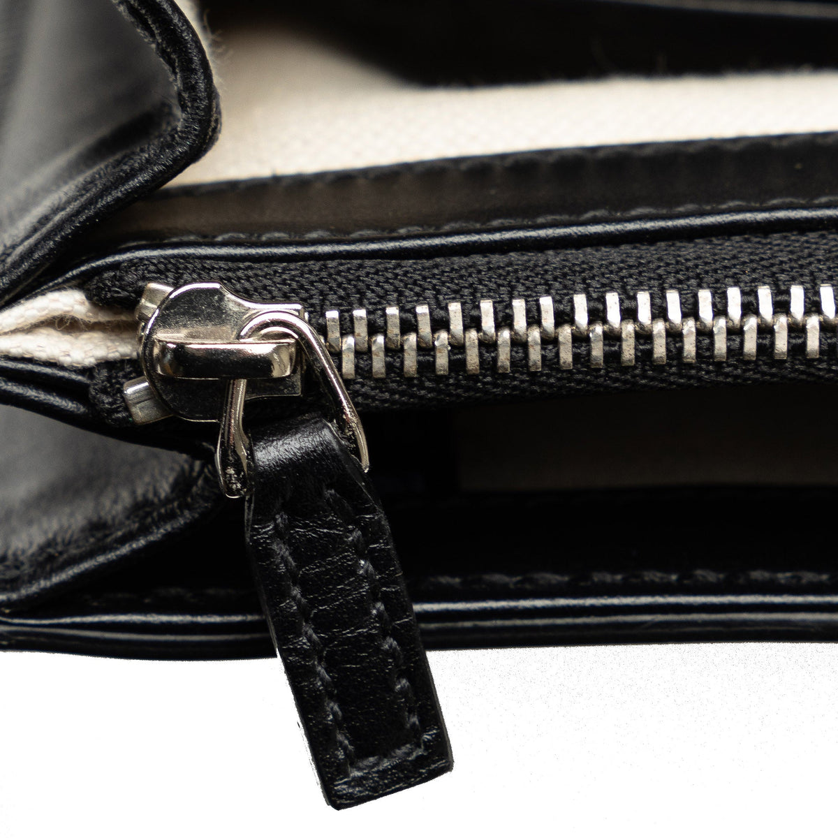 GUCCI GG Embossed Flap Crossbody Crossbody Bag