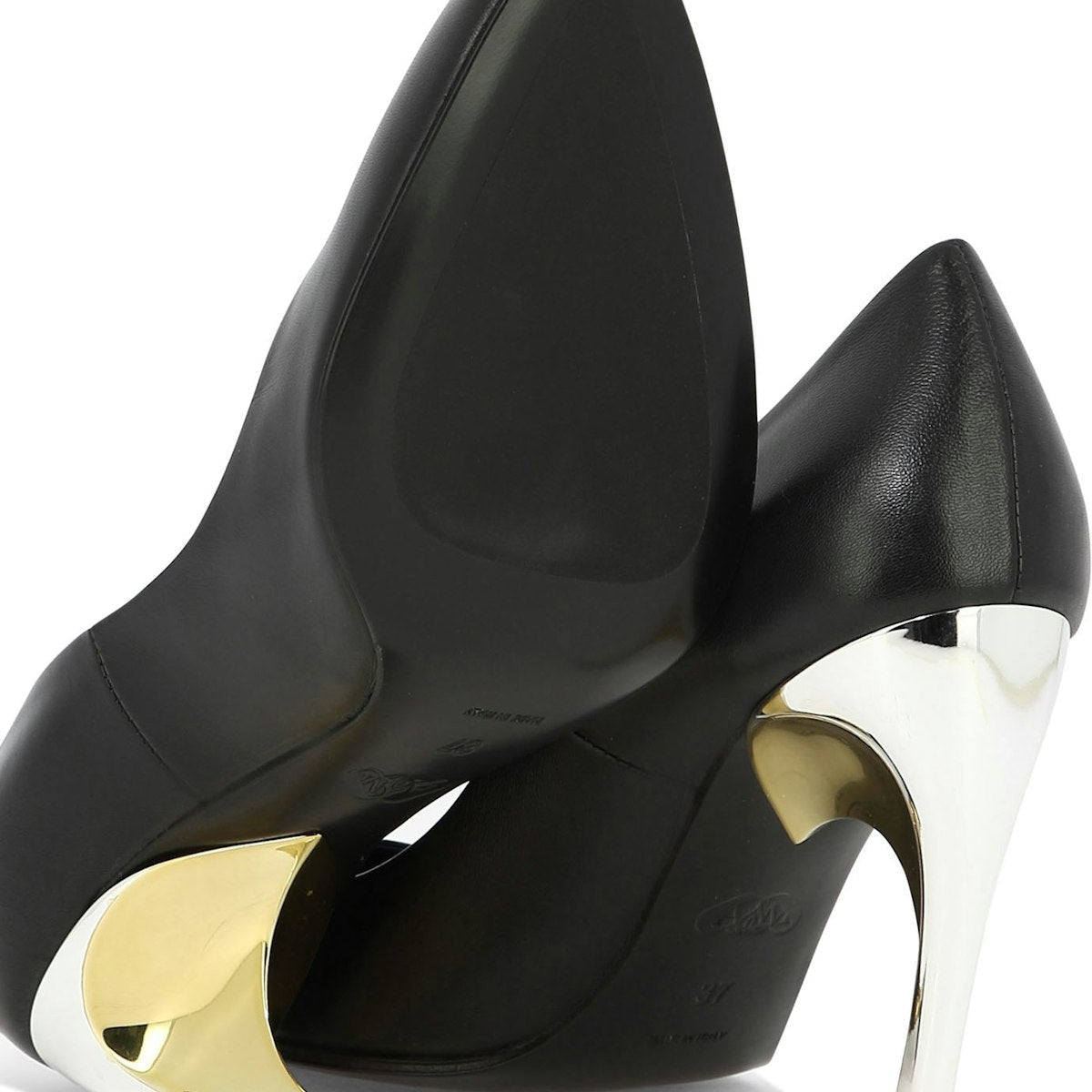 "ARMADILLO" PUMPS