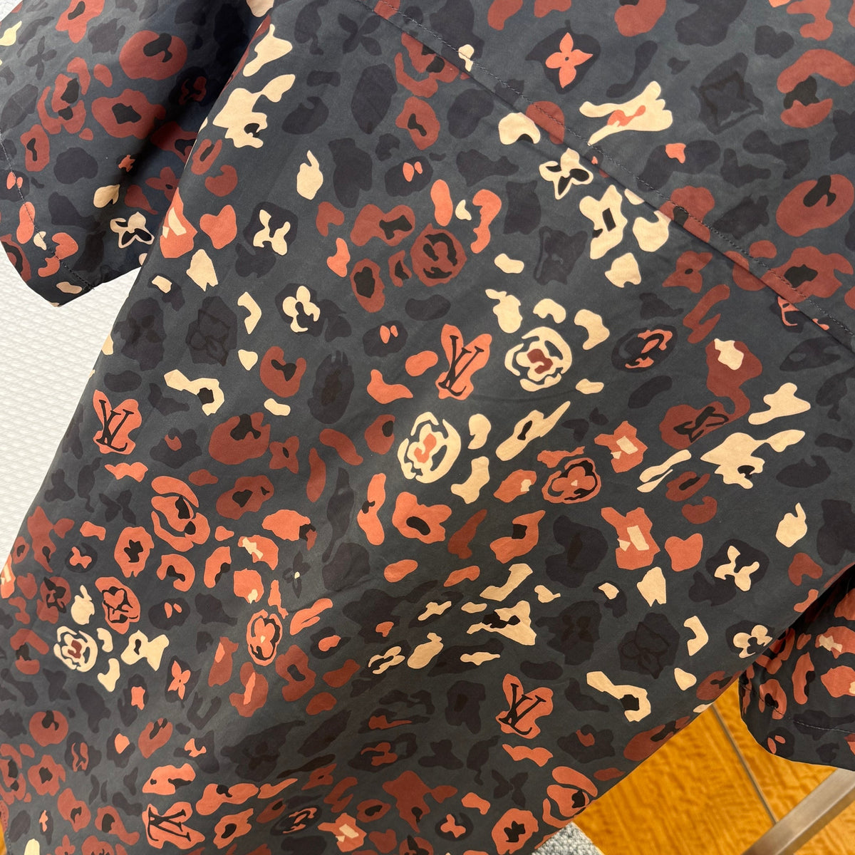 LOU SHIRT