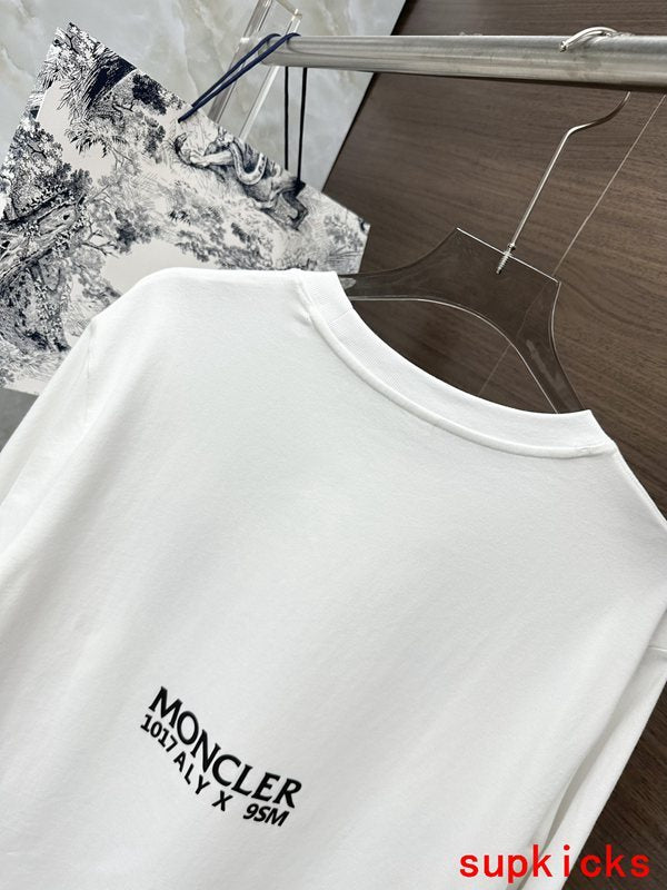 Moncler Luxury Cloth