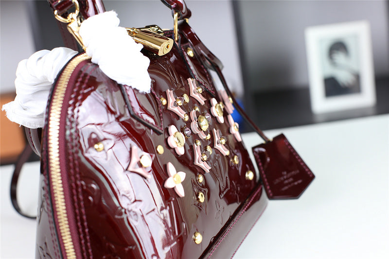 I W Fashion Lu-Vi bags - 8264