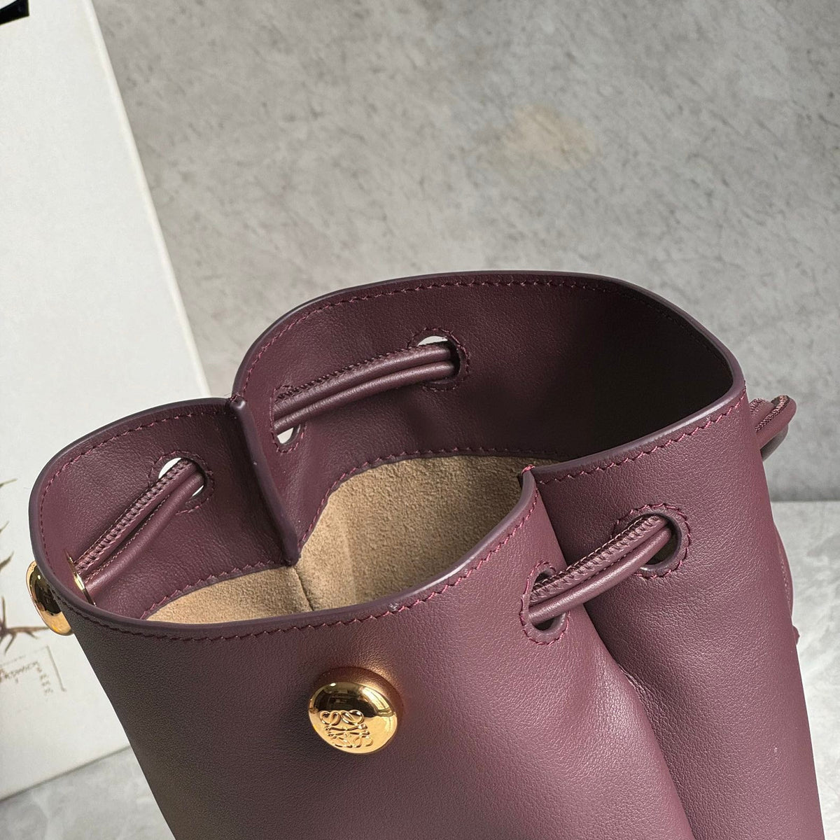 LOEW PEBBLE POUCH