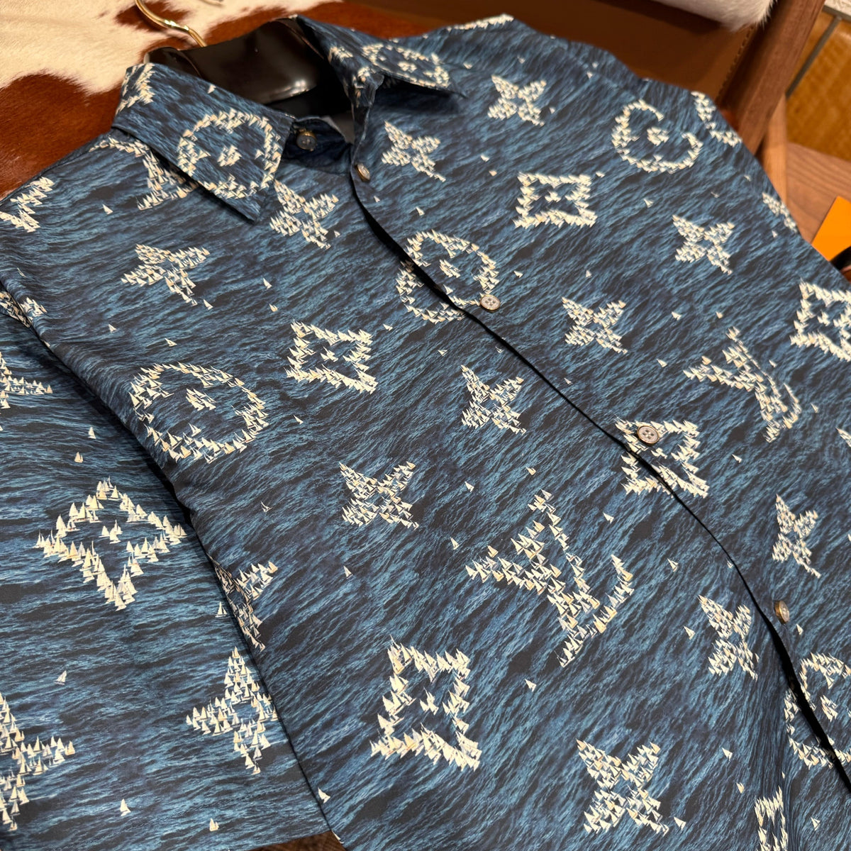 LOU SHIRT