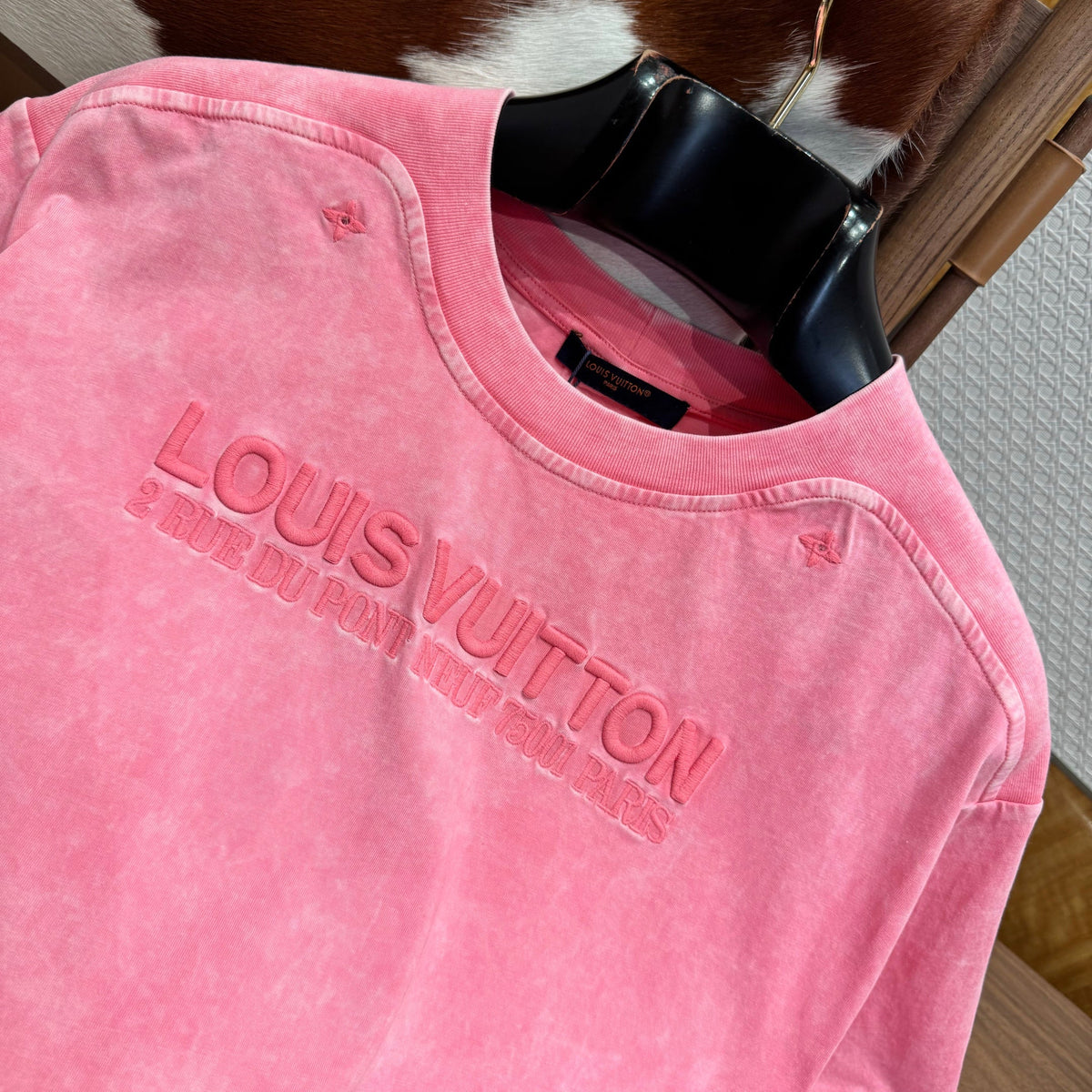 LOU T-SHIRT