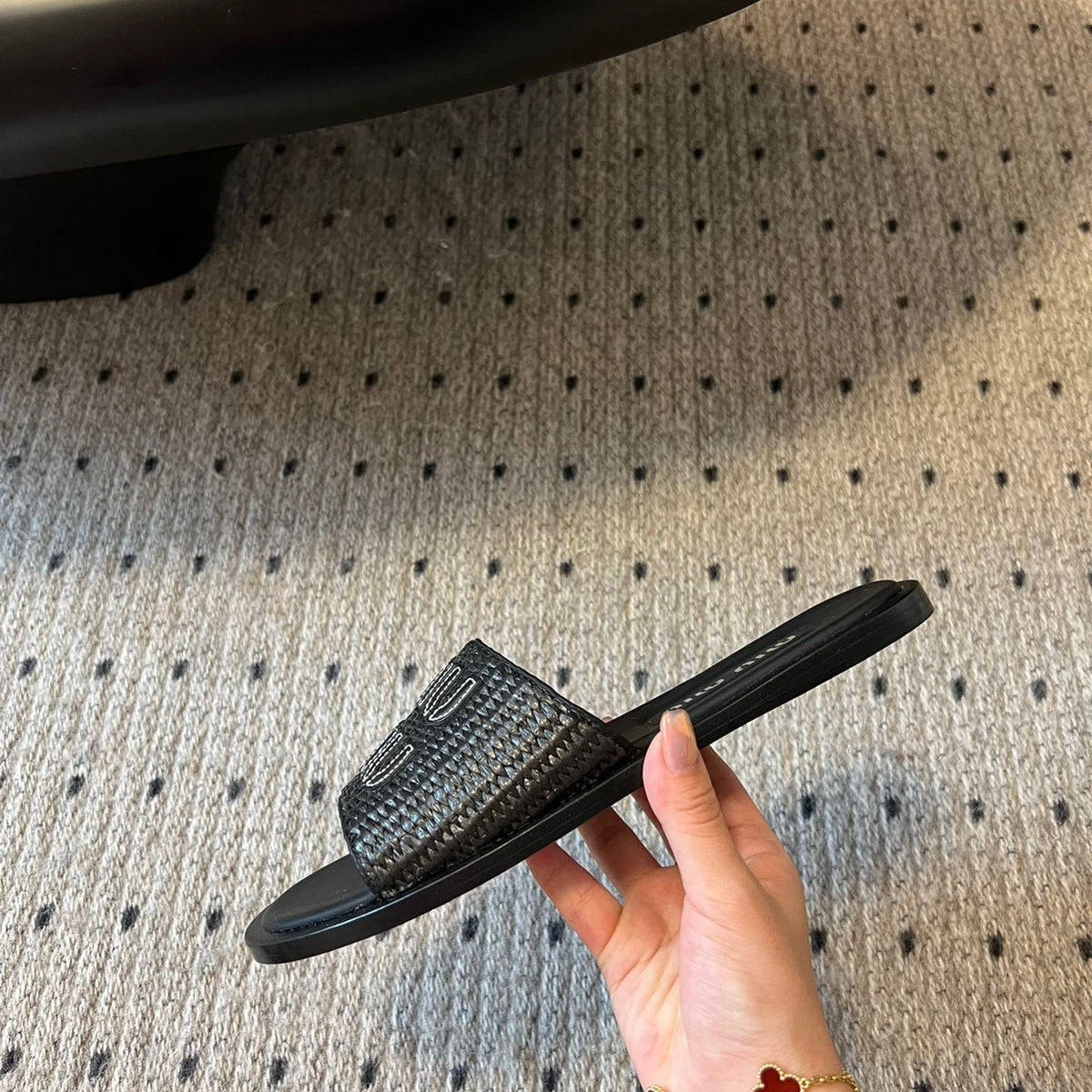 MIU M SLIDES