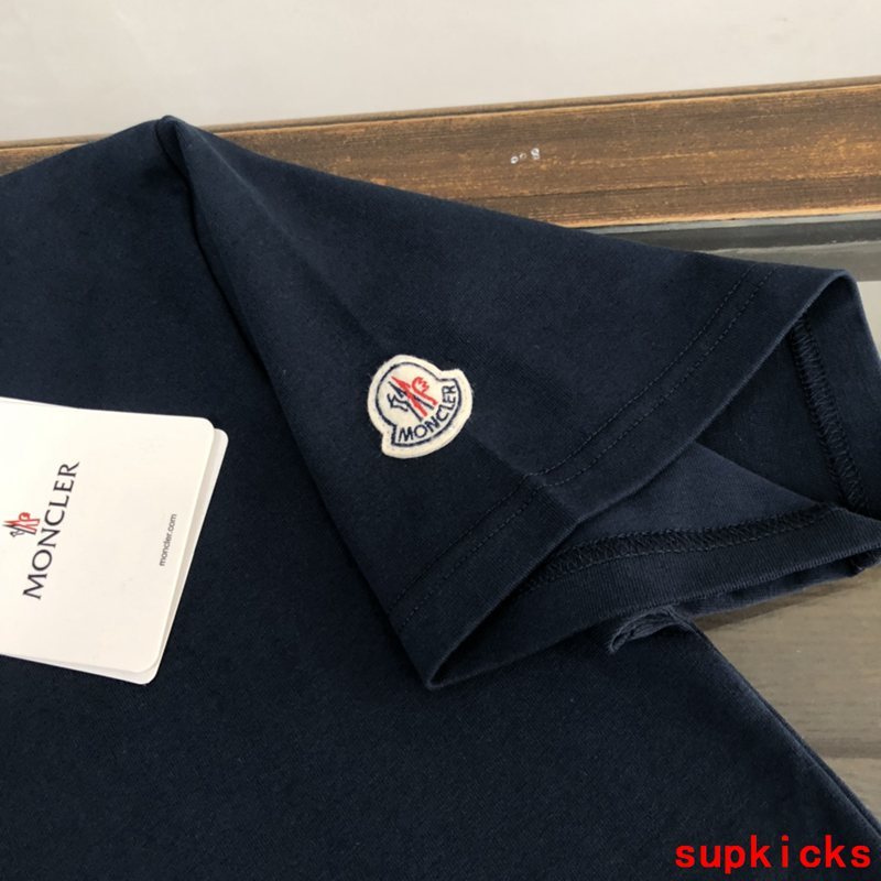 Moncler Luxury Cloth