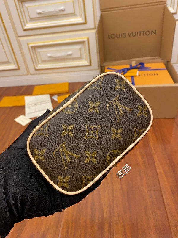 I W Fashion Lu-Vi bags - 17229