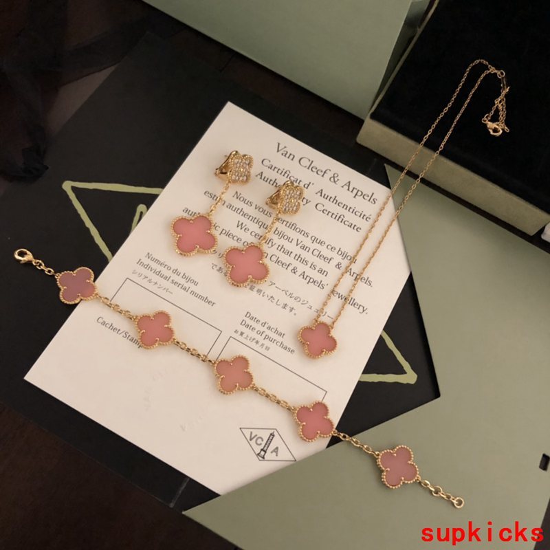 Van Cleef & Arples Jewelry