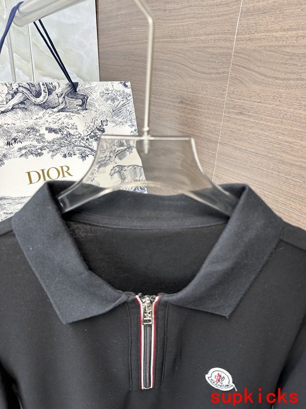 Moncler Luxury Cloth