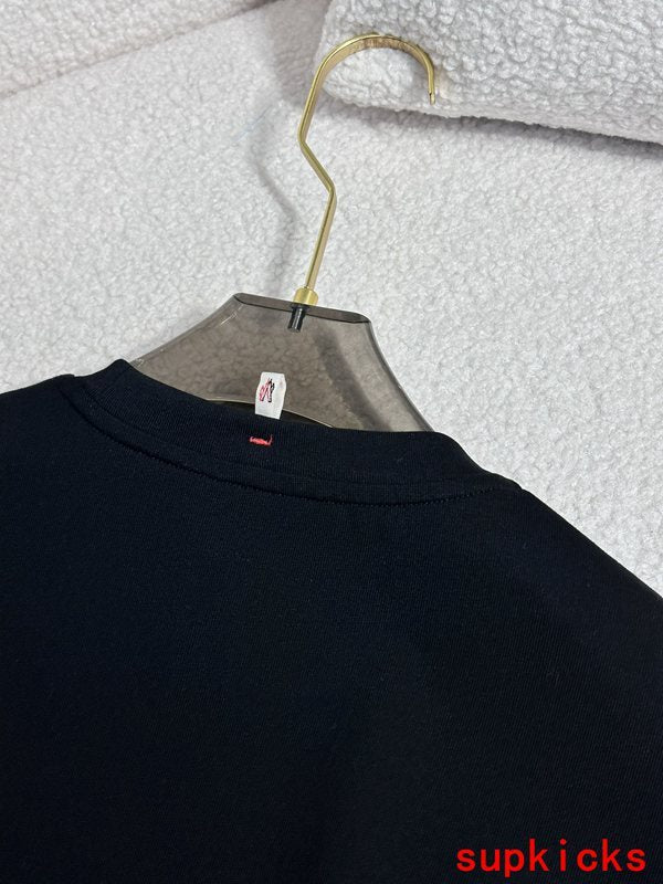 Moncler Luxury Cloth