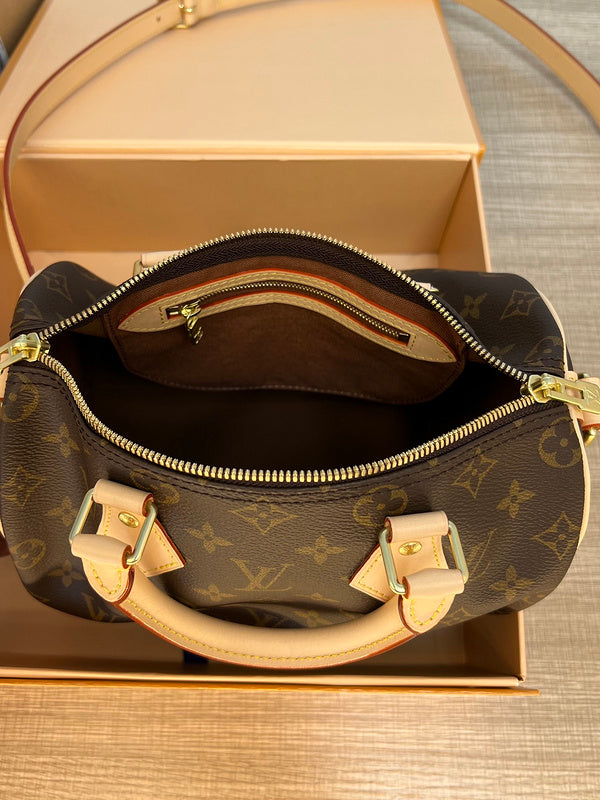 I W Fashion Lu-Vi Bags - 16780