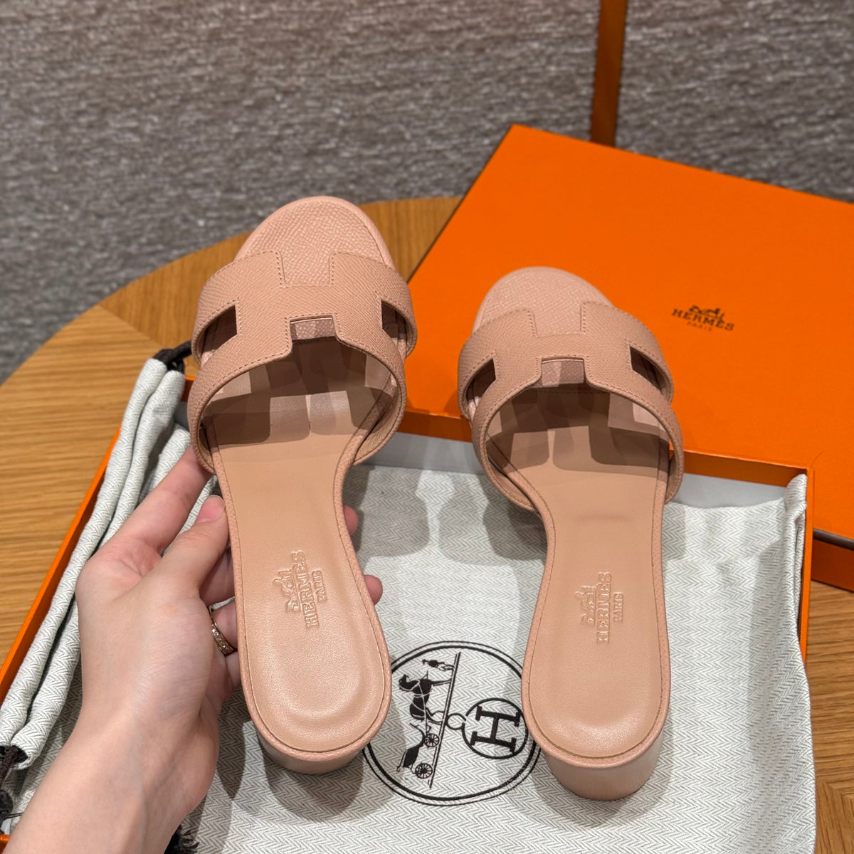 HERM OASIS SANDALS