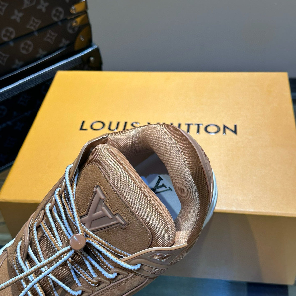 LOU TRAINERS