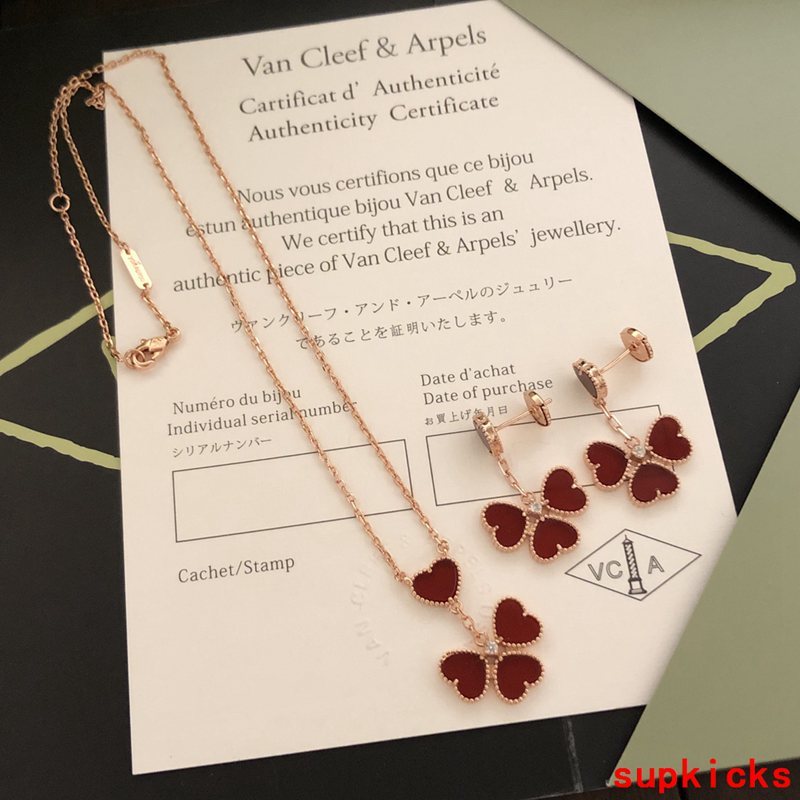 Van Cleef & Arples Jewelry