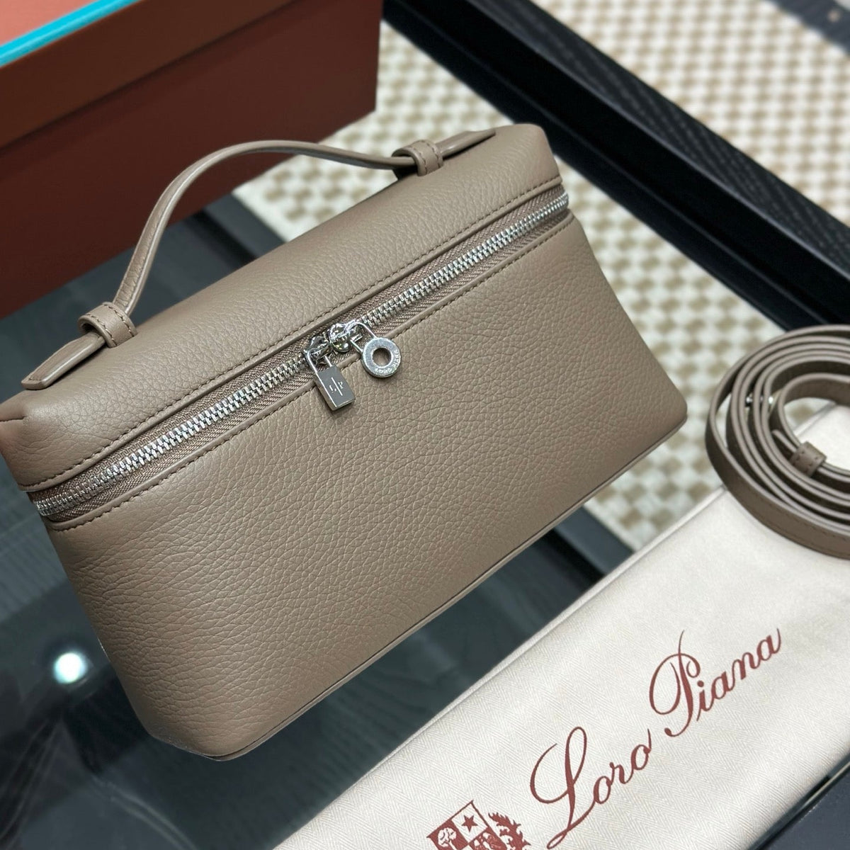 LORO P EXTRA POCKET L19 BAG