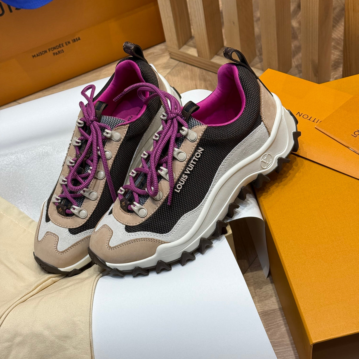 LOU RUSH XPLORER SNEAKERS