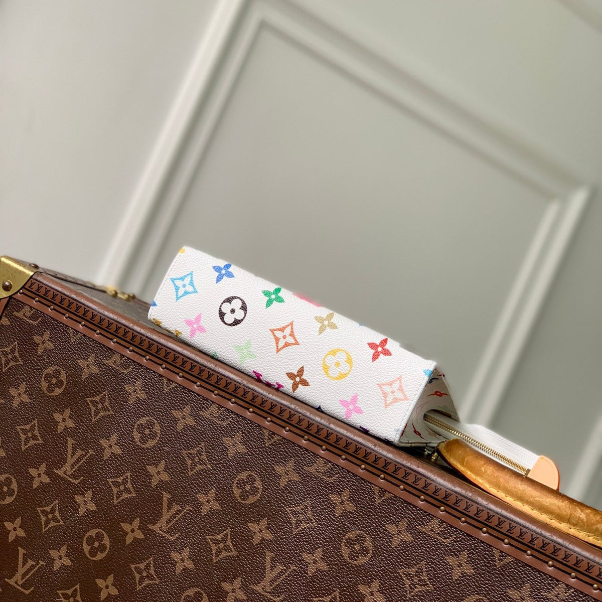 LOU x MURAKAMI 19 TOILETRY POUCH