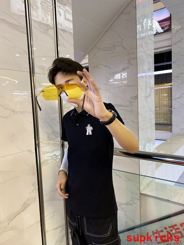 Moncler Luxury Cloth