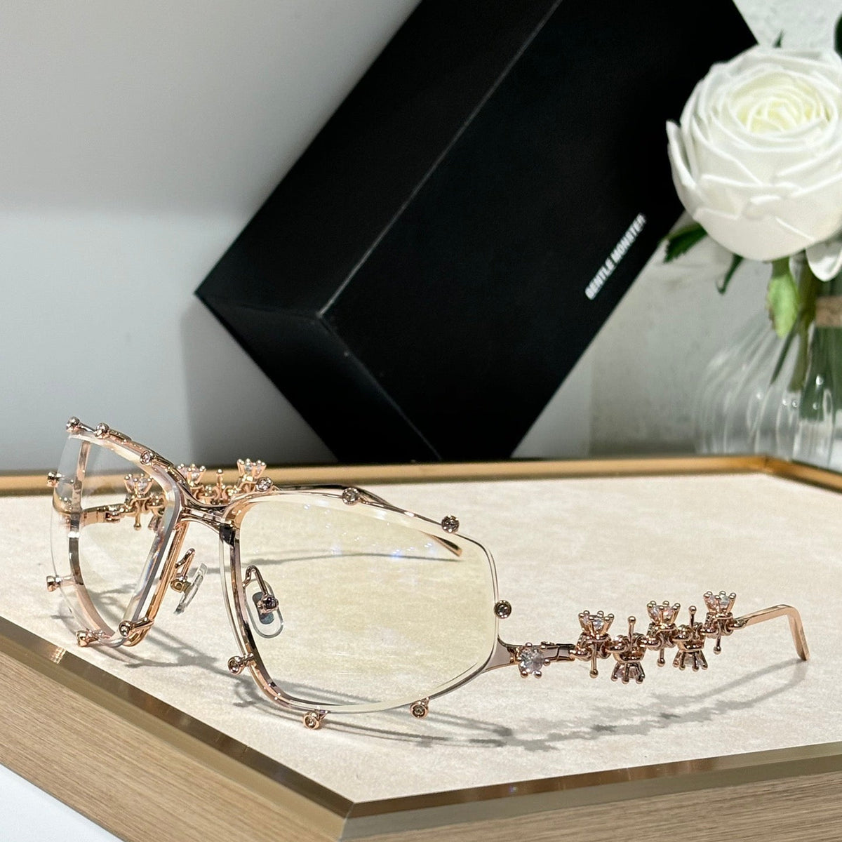 GENTLE M SUNGLASSES