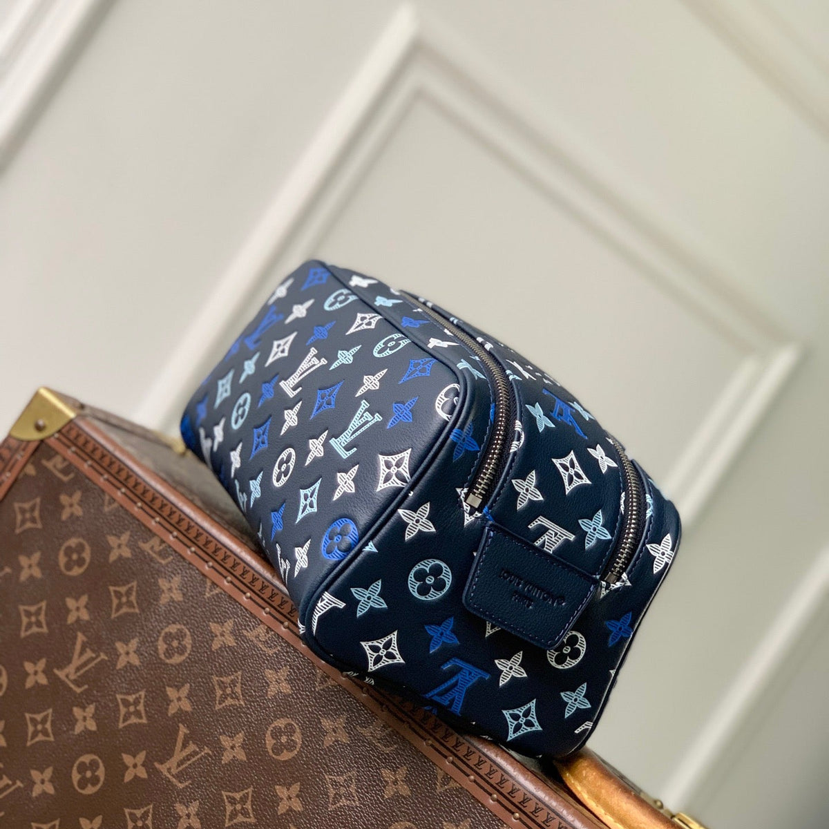 LOU DOPP KIT TOILETRY BAG