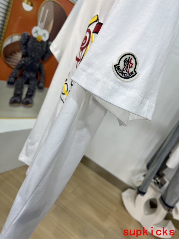 Moncler Luxury Cloth