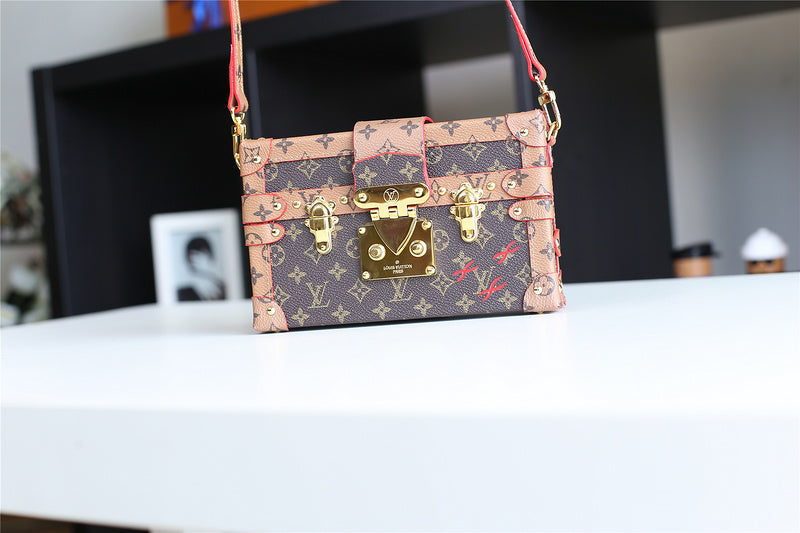 I W Fashion Lu-Vi bags - 8220