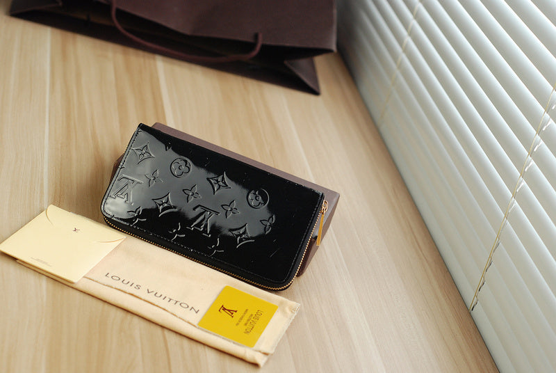 I W Fashion Lu-Vi bags - 9408