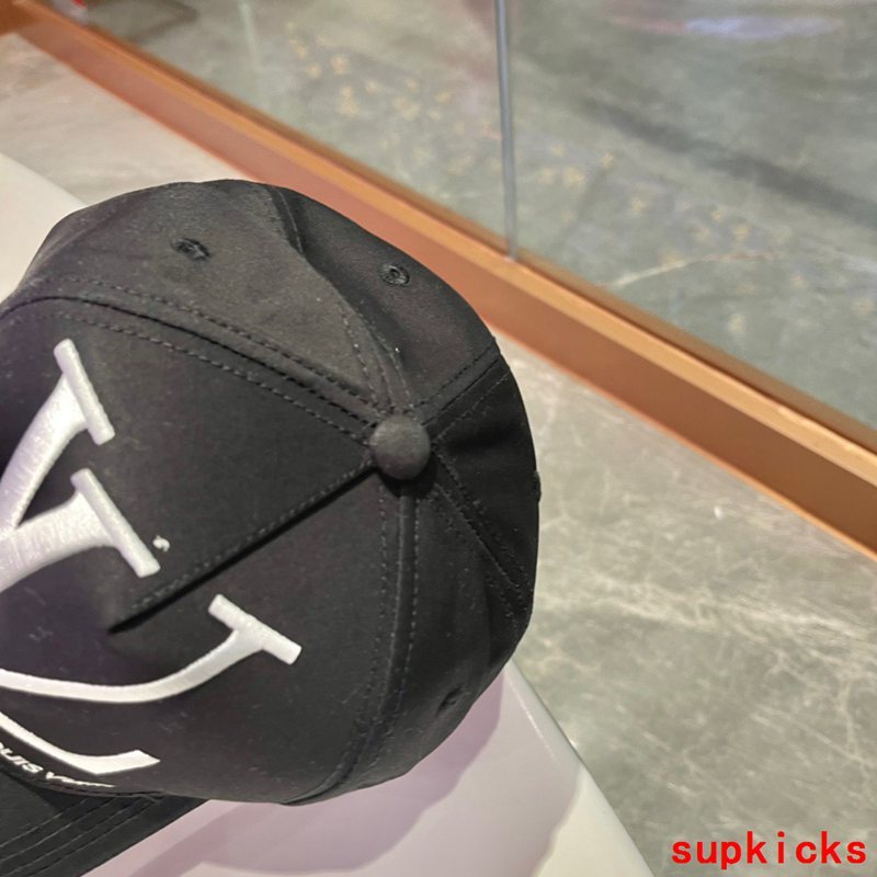 Louis Vuitton Luxury Cap