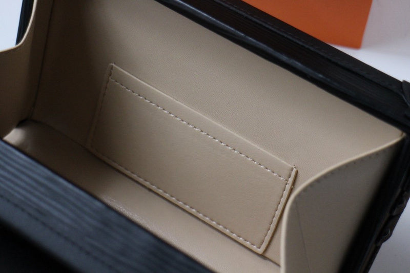 I W Fashion Lu-Vi bags - 17792