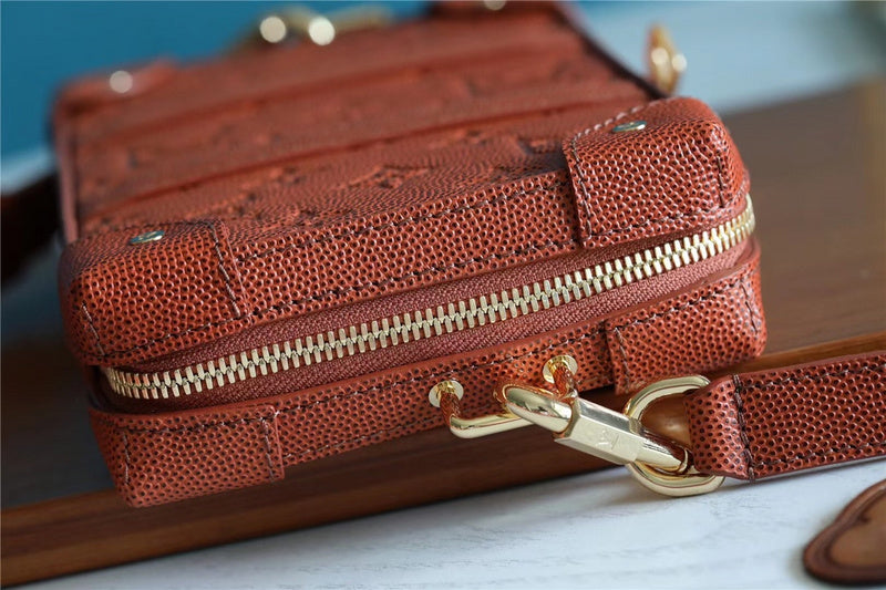 I W Fashion Lu-Vi bags - 10171