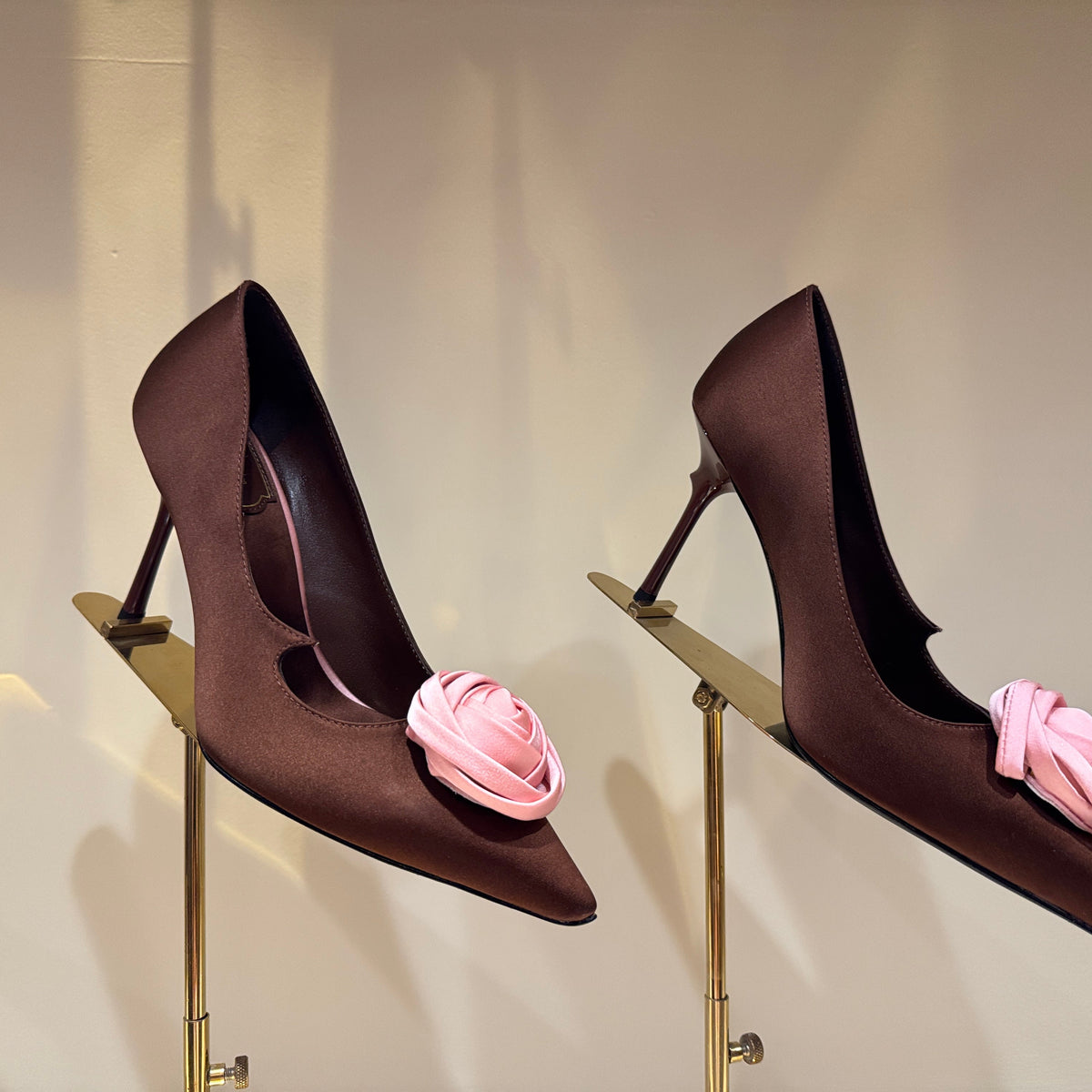 ROGER V HEELS