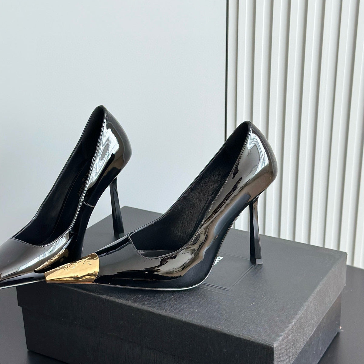 SL HEELS