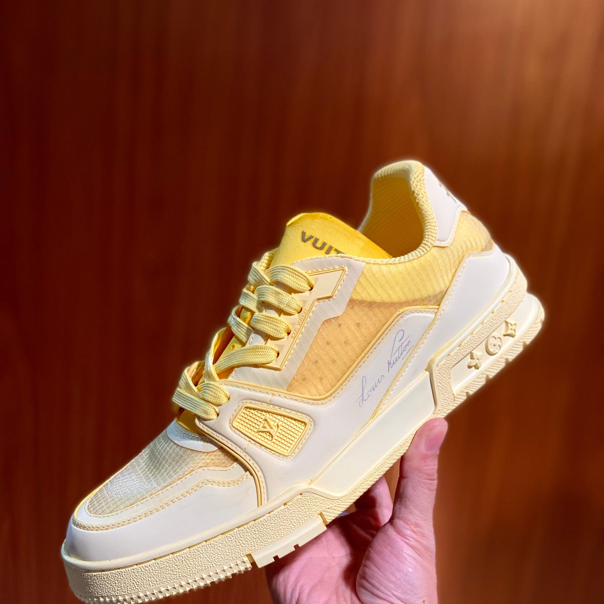 LOU SNEAKERS