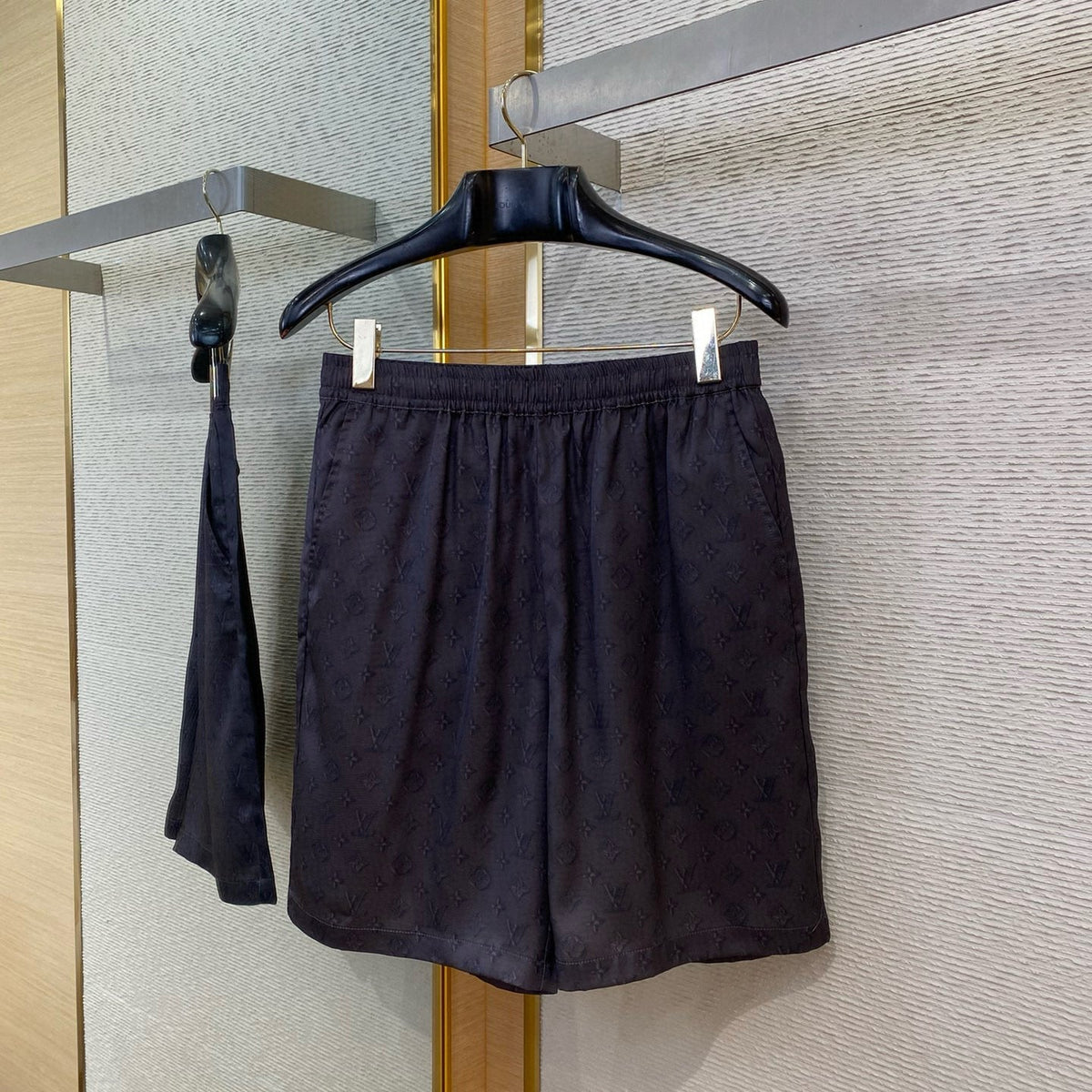 LOU SHORTS