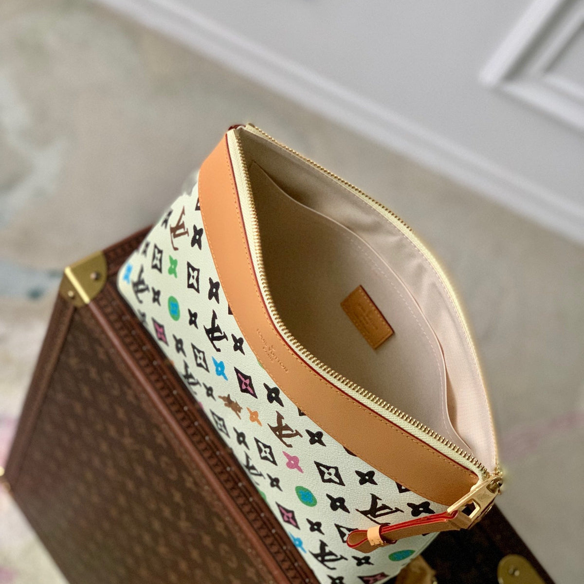LOU POCHETTE VOYAGE SOUPLE POUCH