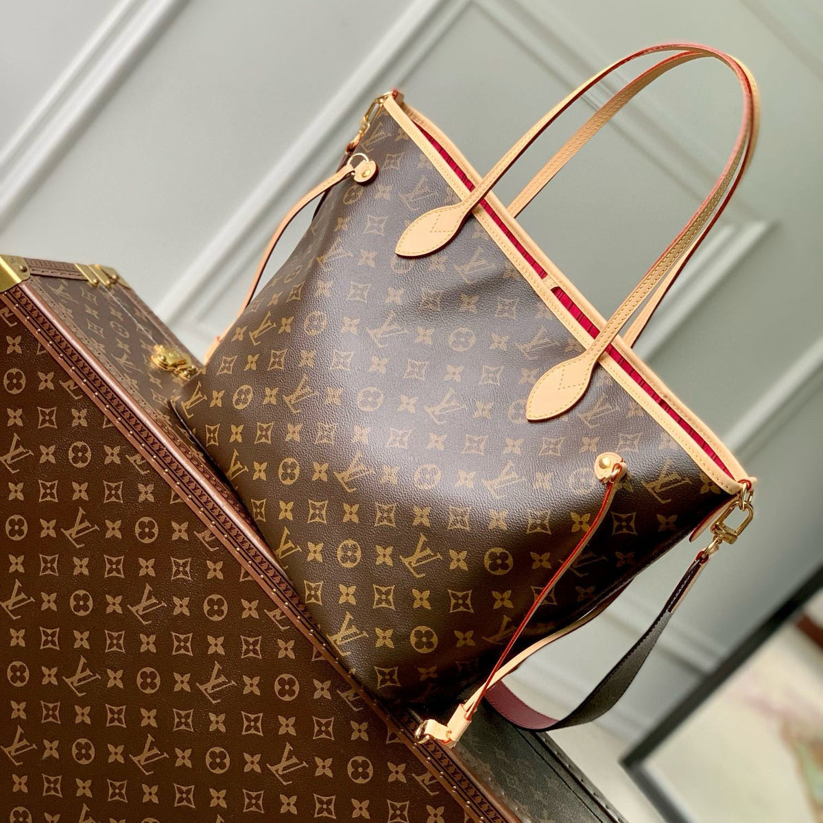 LOU NEVERFULL INSIDE OUT MM TOTE BAG