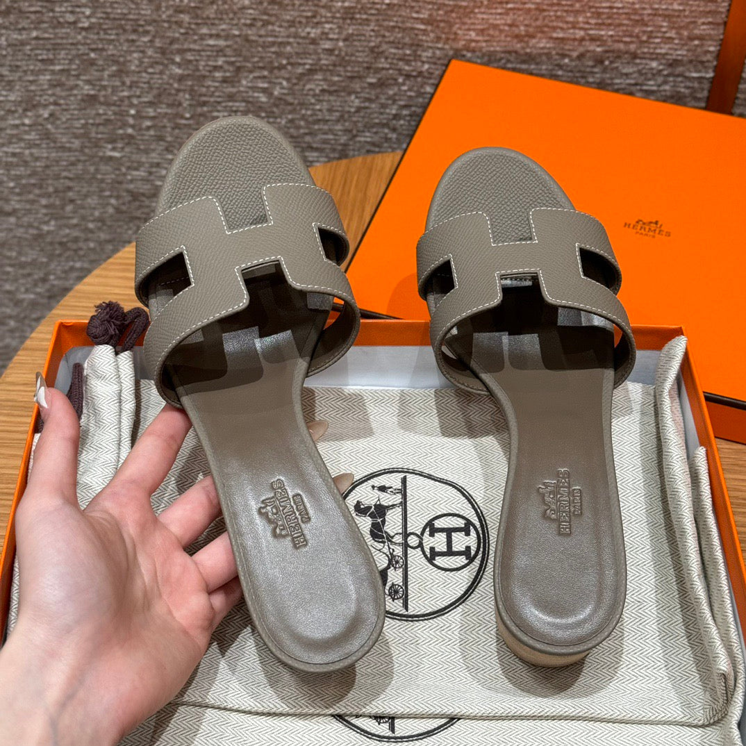 HERM OASIS SANDALS